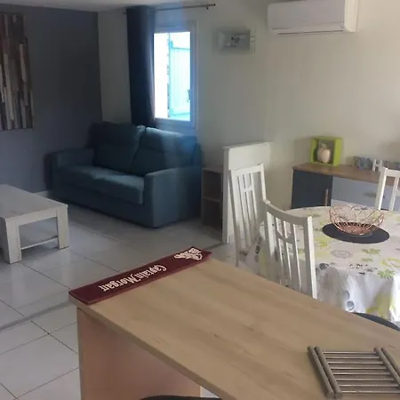 Jolie Petite Climatisee Proche De La Holiday home