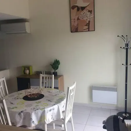 Jolie Petite Climatisee Proche De La